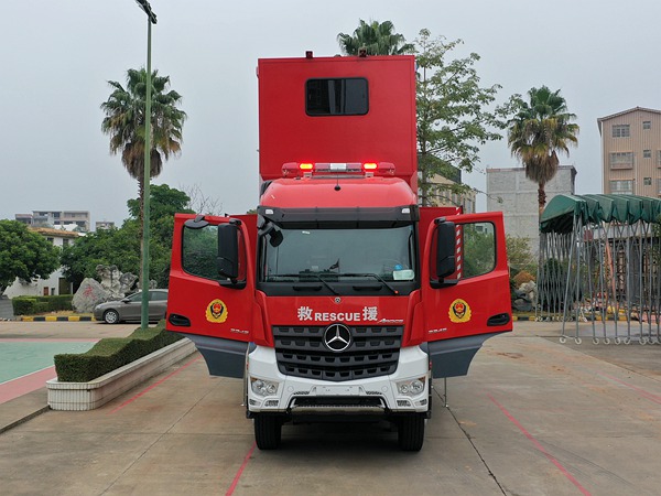 奔馳指揮車(chē)6.jpg