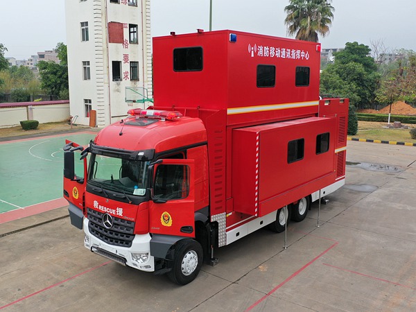 奔馳指揮車(chē)5.jpg
